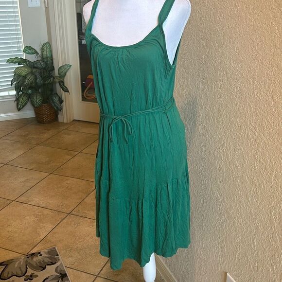 Theory M Sleeveless Tie Waist Peplum Hem Dress Green Knee Length Elevated Basic - Picture 2 of 12